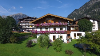 Sommerurlaub in den Bergen Tirols: Im Appartementhaus Fortuna in Pertisau am Achensee